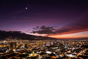 San José bei Nacht